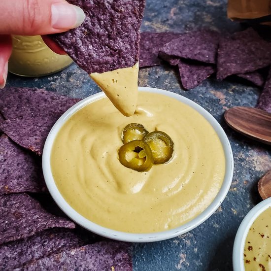 zesty nacho cheese sauce (vegan)