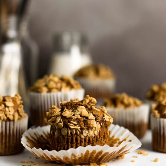 vegan gingerbread banana muffins