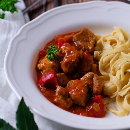 Hungarian Pork Stew – Pörkölt