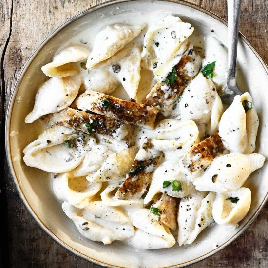 Black Pepper Chicken Alfredo Pasta