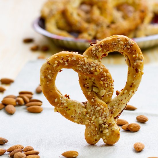 Pretzels with almonds