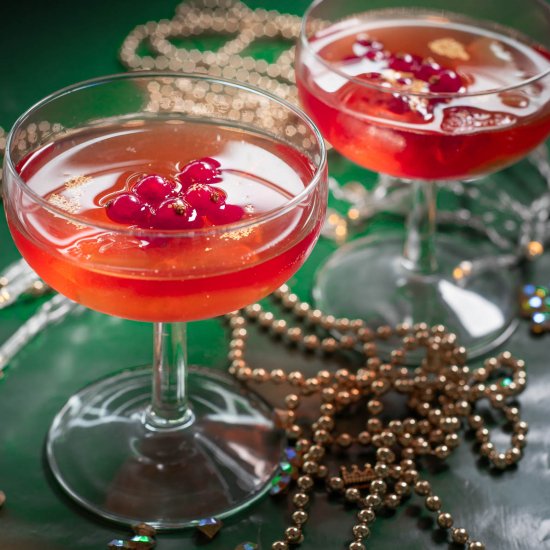 Cosmopolitan with red currants