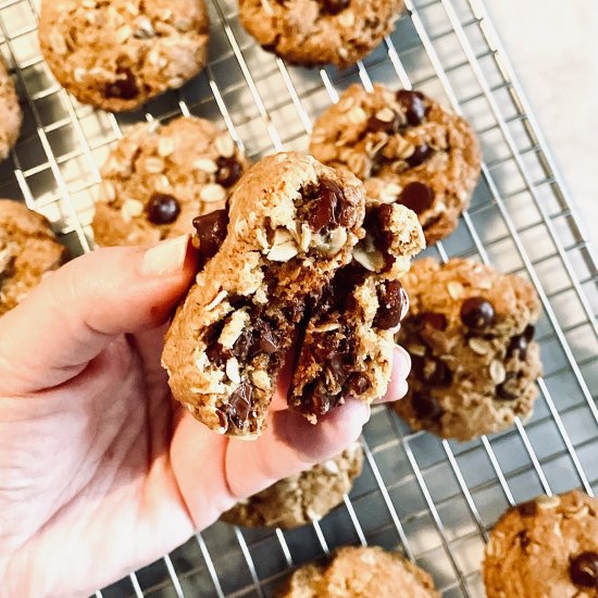 plant-based chocolate chip cookies