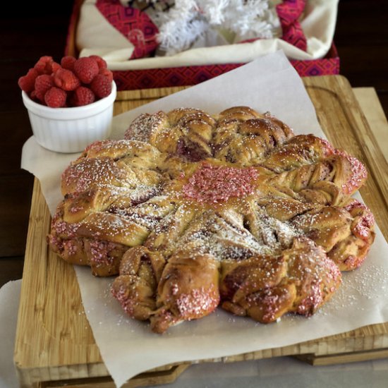 Cranberry raspberry star bread