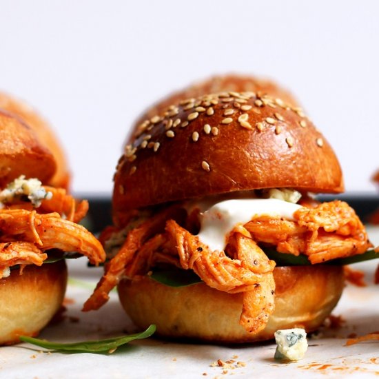 Buffalo pulled chicken burger