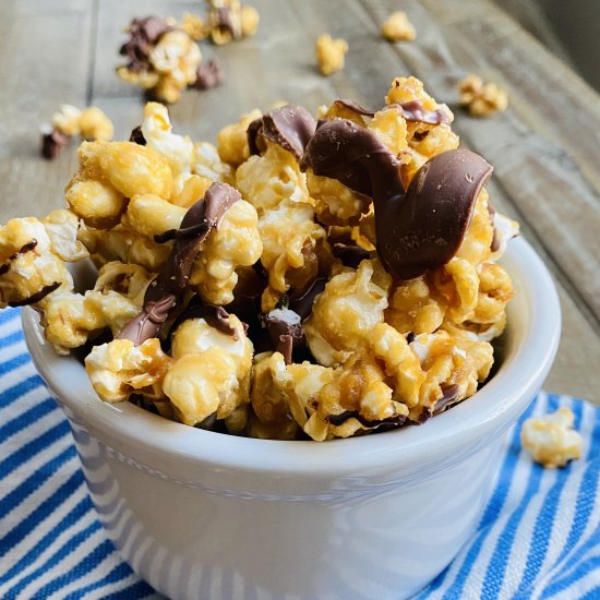 Homemade Salted Caramel Popcorn