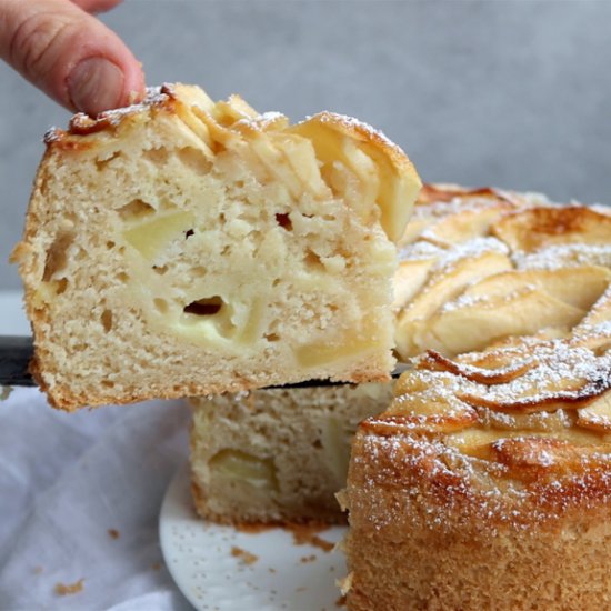 Custard-filled Apple Cake – Vegan