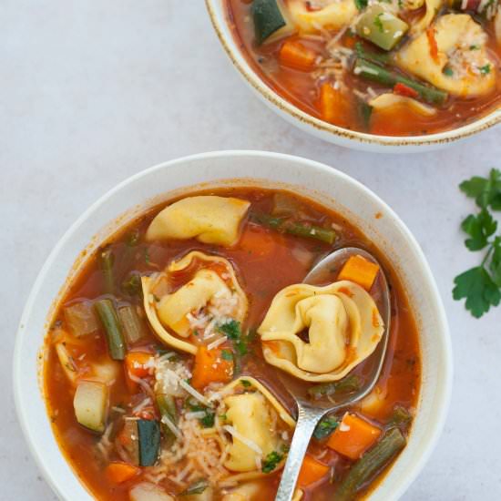 Vegetable tortellini soup