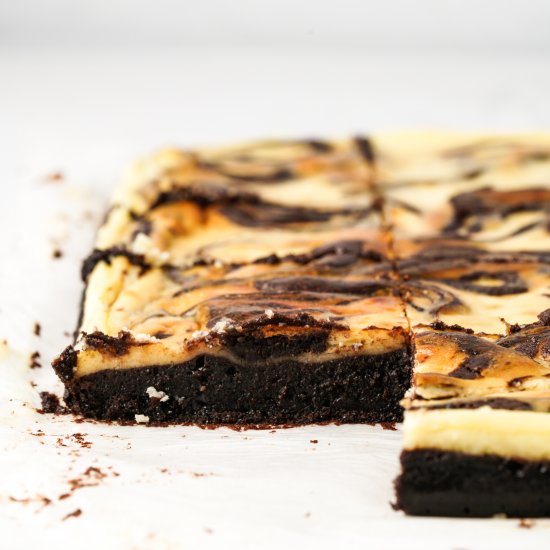 CHEESECAKE BROWNIES