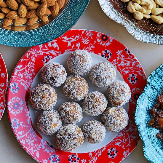 Vegan date and fig rolls