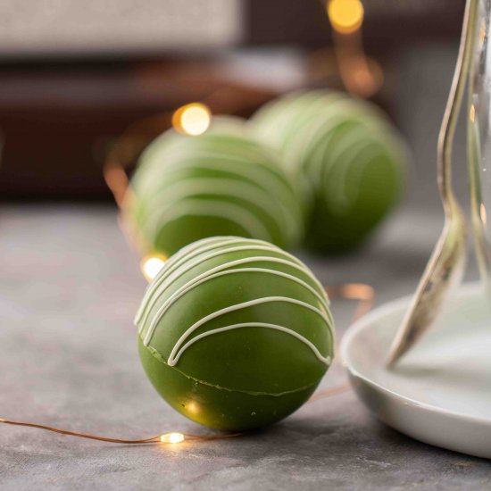 Matcha white hot chocolate bomb