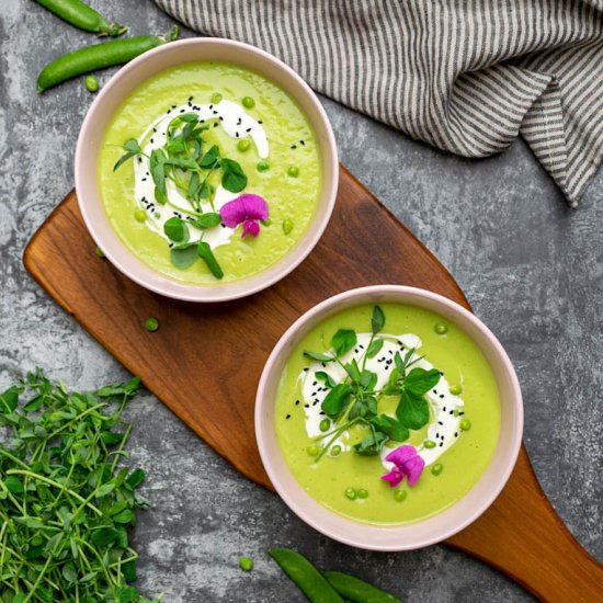 Easy green pea soup (gluten-free)