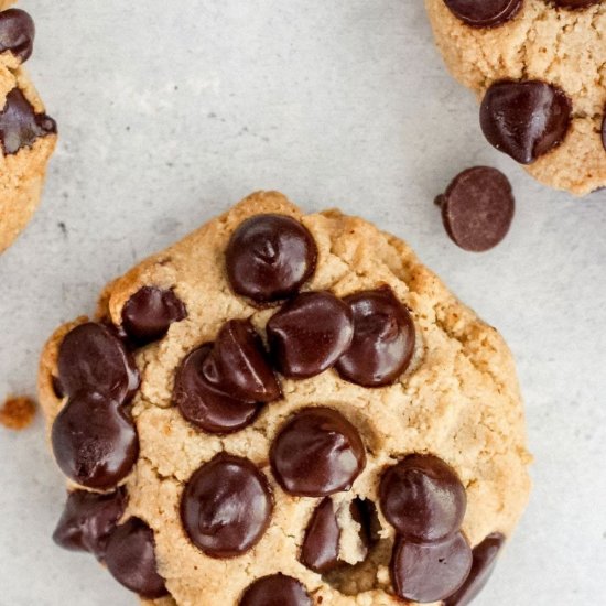 Vegan PB Chocolate Chip Cookies