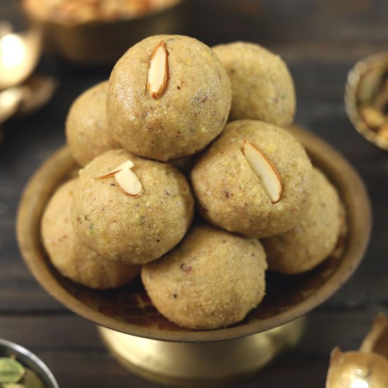 Dry Fruits Atta Ladoo