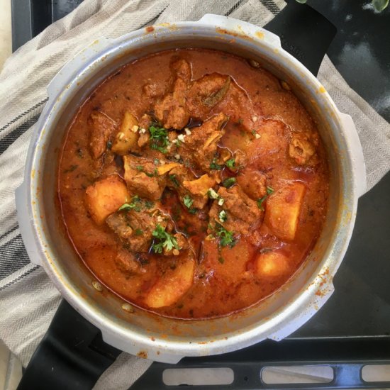 Aloo Gosht | Potato Mutton Curry