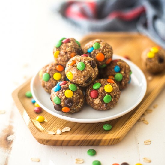 Oatmeal Cookie Dough Energy Bites