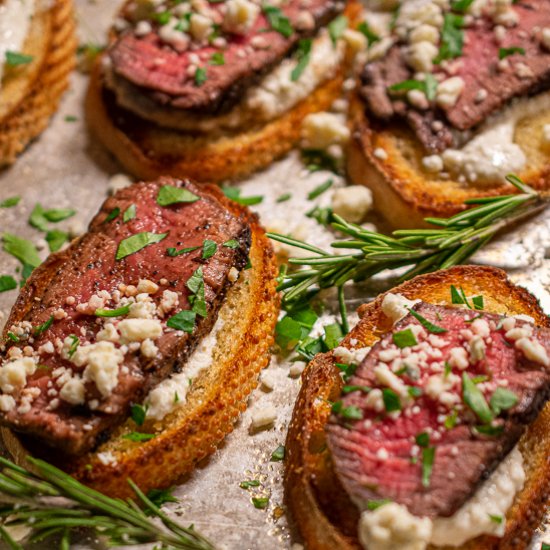 Seared Beef Tenderloin Crostini