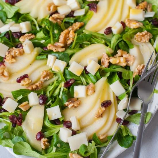 pear walnut salad