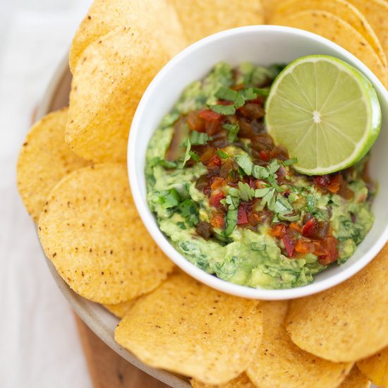 Easy Guacamole with Relish