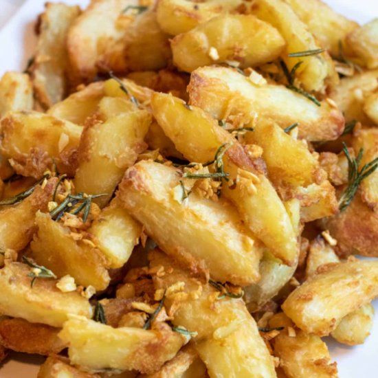 Crispy Garlic Rosemary Potato Wedge