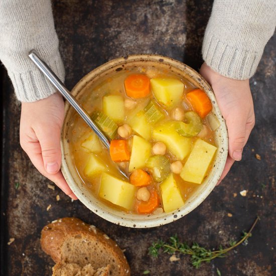 Creamy Vegan Vegetable Chowder