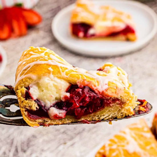 Strawberry Cheesecake Ring