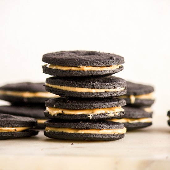 Peanut Butter Oreos (Eggless)