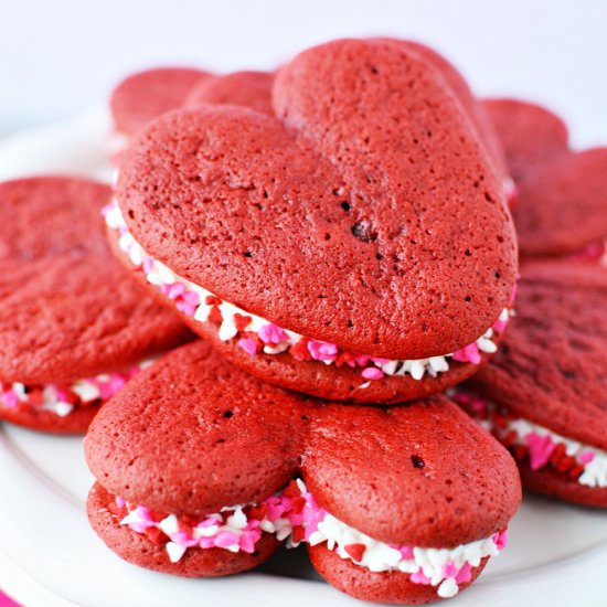 red velvet whoopie pies