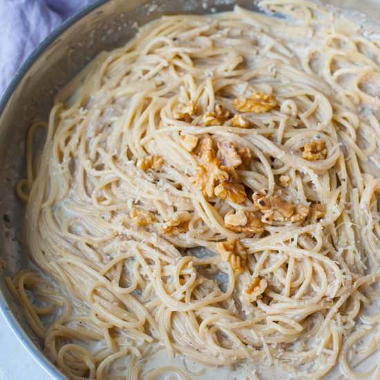 Gorgonzola Pasta with walnuts