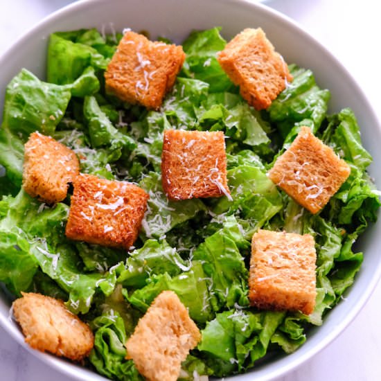 CAESAR SALAD RECIPE WITH CAESAR DRE