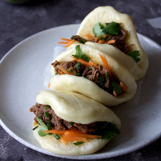 Pulled beef gua bao