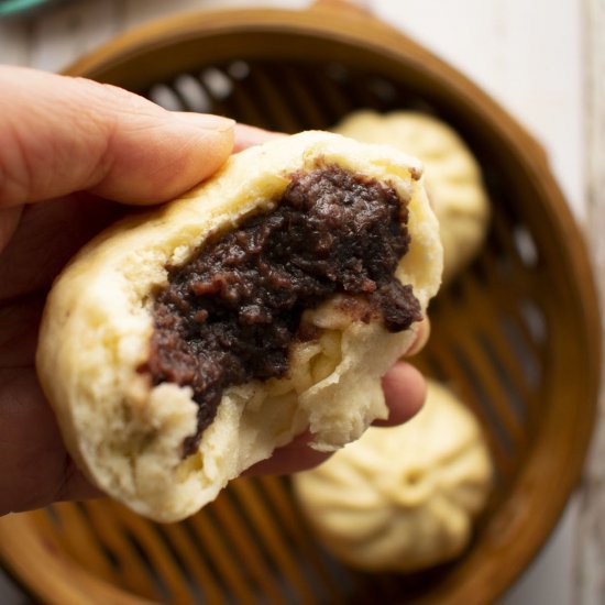 Homemade Red Bean Buns (豆沙包)