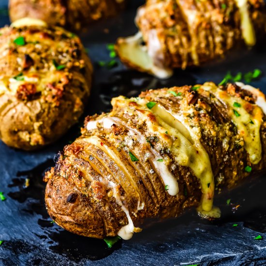 Cheesy Garlic Hasselback Potatoe