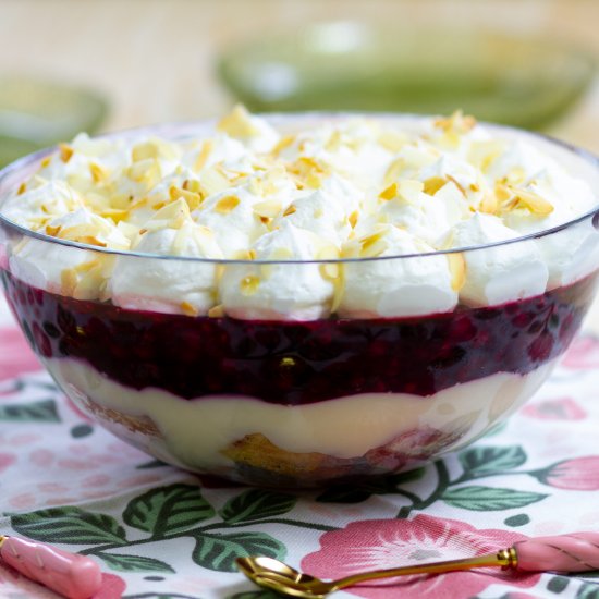 Trifle with forest fruit