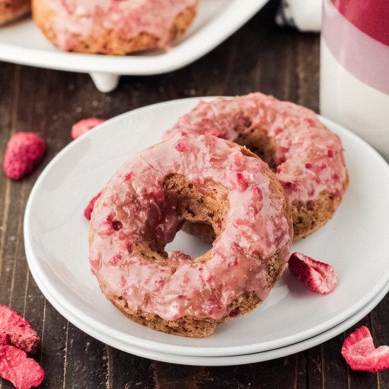 Baked Strawberry Donuts