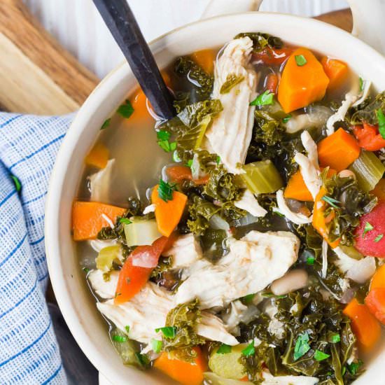 Slow Cooker Chicken Kale Soup