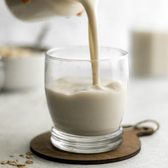 Easy Homemade Vegan Oat Milk