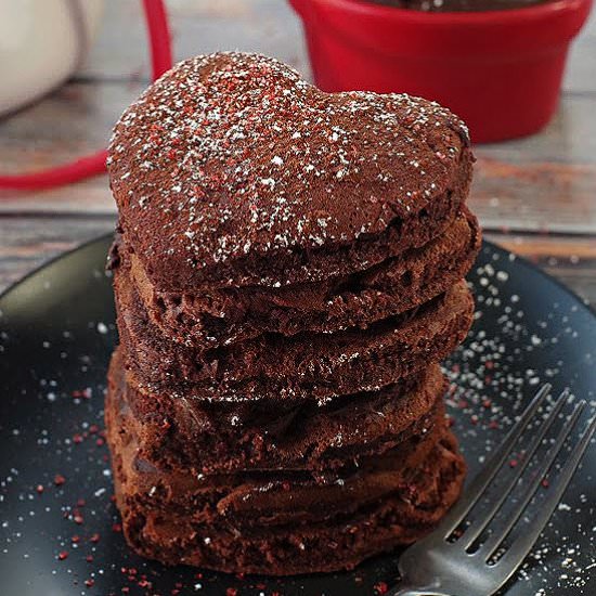 Healthy Red Velvet Pancakes