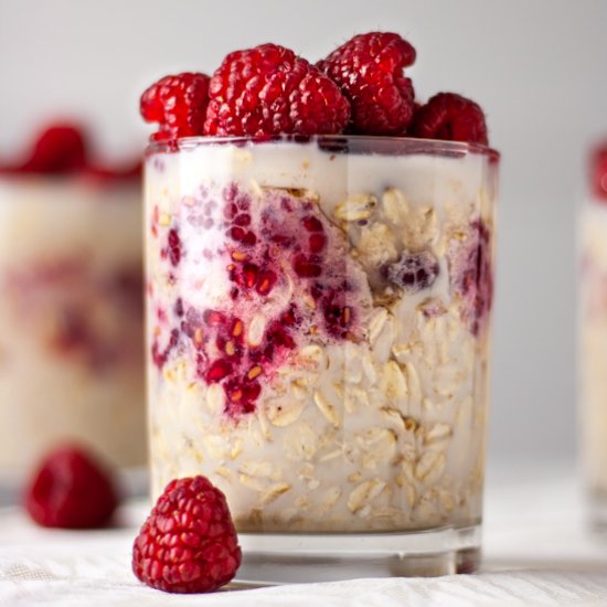 Maple Raspberry Overnight Oats