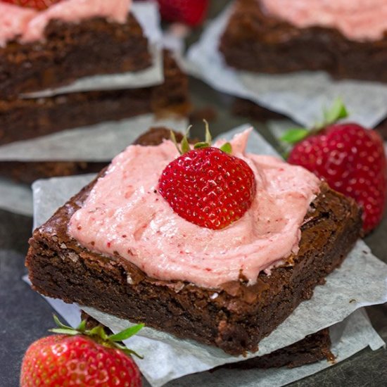 Chocolate Brownies with Strawberry