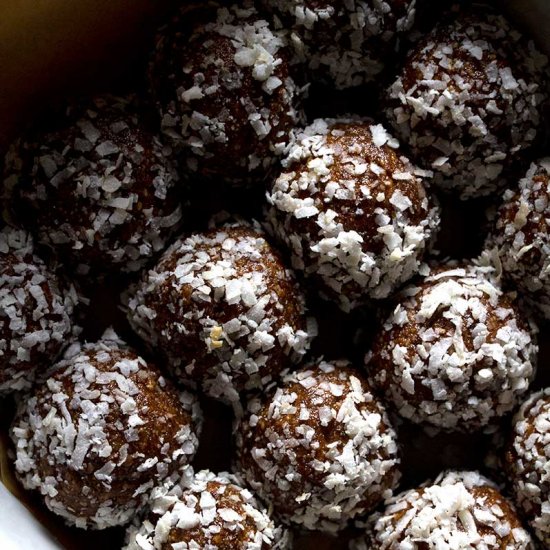 No Bake Cocoa, Coconut & Date balls