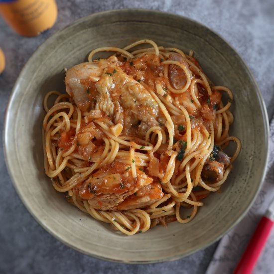 Chicken stew with spaghetti