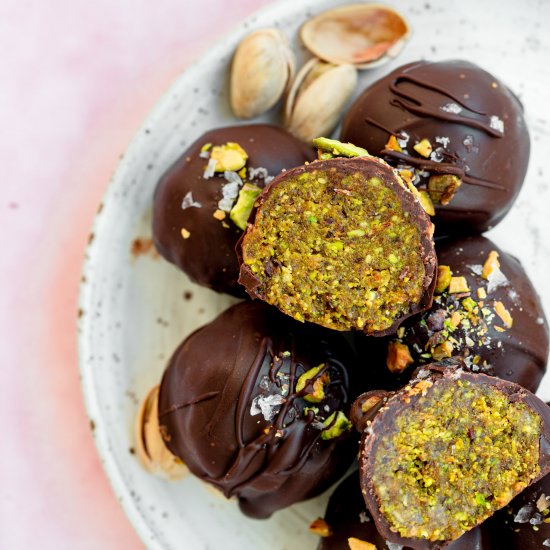 Healthy Pistachio Date Truffles