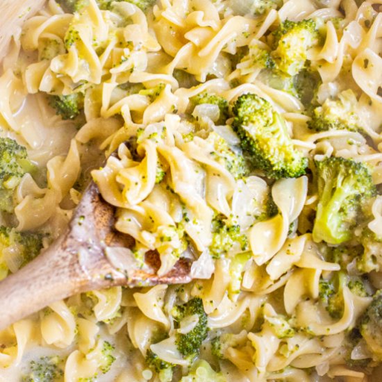 One Pot Creamy Broccoli Pasta