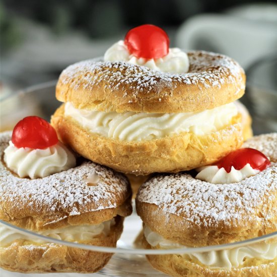 Baked Zeppole with Ricotta Filling