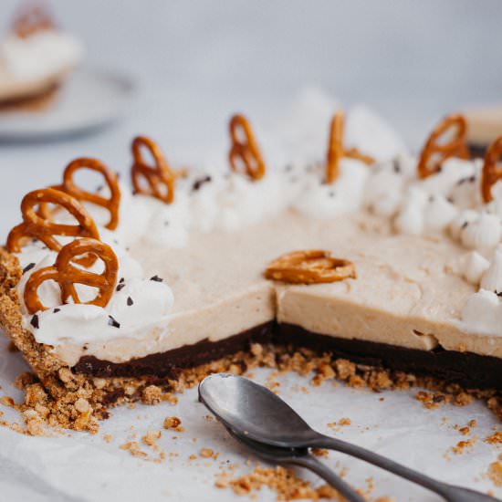 Butterscotch Chocolate Pretzel Pie