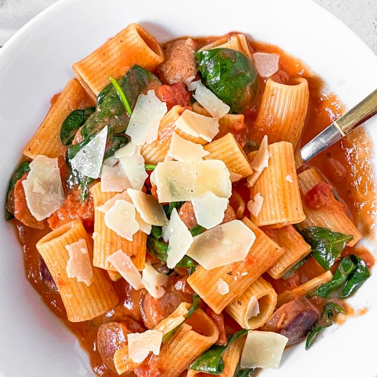 Simple Creamy Tomato Pasta Sauce