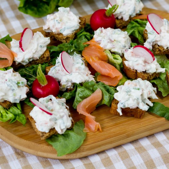 Smoked salmon sandwich spread