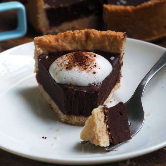 Vegan chocolate pie