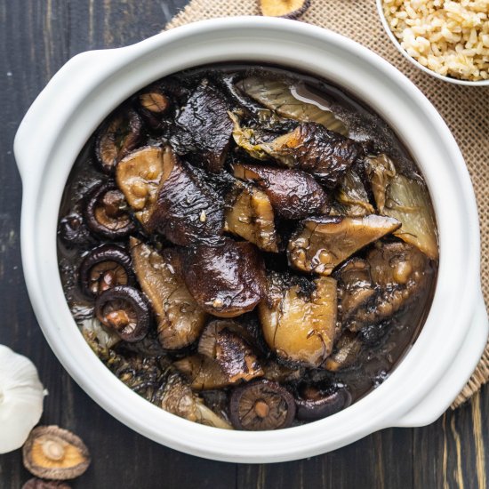 Braised Sea Cucumber with Mushrooms